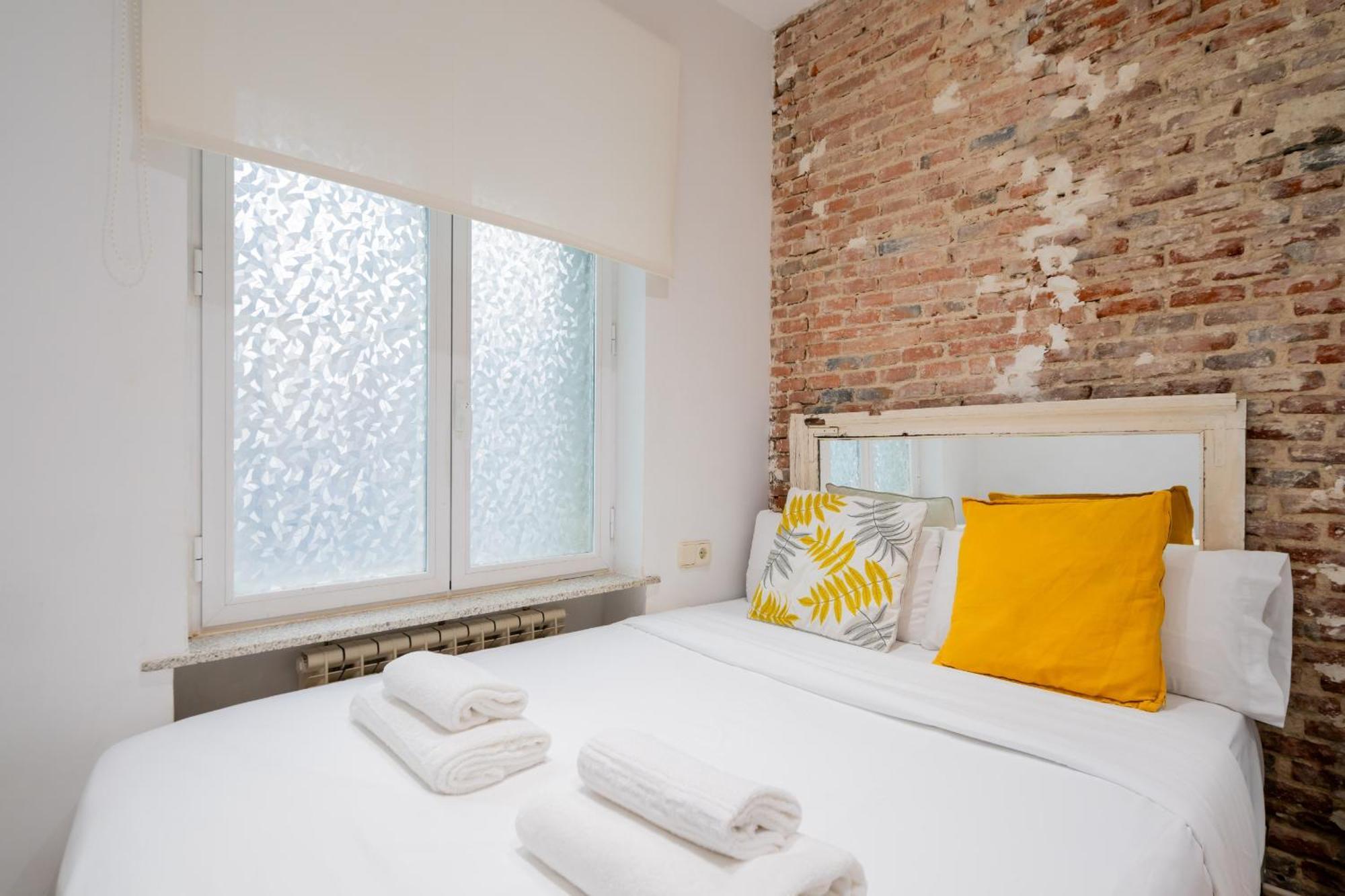Apartamento En La Plaza De Lavapies Alquiler Temporal Madri Exterior foto